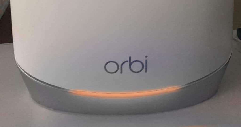 Orange light on the Orbi
