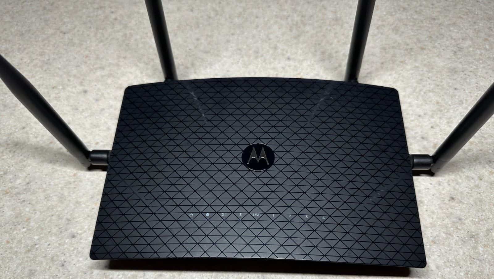 Motorola MR2600 (AC2600) Review Best Home WiFi Router?